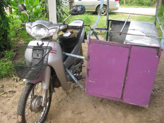 เครื่องดีมาก เฉพาะพ่วงก็เป็นหมื่นแล้ว แต่นี่แถมมอไซค์ให้อีก เครื่องดีมาก เฉพาะพ่วงก็เป็นหมื่นแล้ว แต่นี่แถมมอไซค์ให้อีก