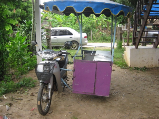 เครื่องดีมาก เฉพาะพ่วงก็เป็นหมื่นแล้ว แต่นี่แถมมอไซค์ให้อีก เครื่องดีมาก เฉพาะพ่วงก็เป็นหมื่นแล้ว แต่นี่แถมมอไซค์ให้อีก