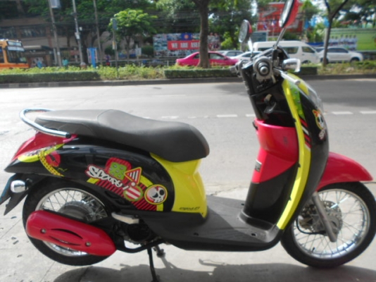 Honda-Scoopy i 110cc ปี 2555 เครื่องเนียนมากครับ สภาพเยี่ยมเลยครับ Honda-Scoopy i 110cc ปี 2555 เครื่องเนียนมากครับ สภาพเยี่ยมเลยครับ