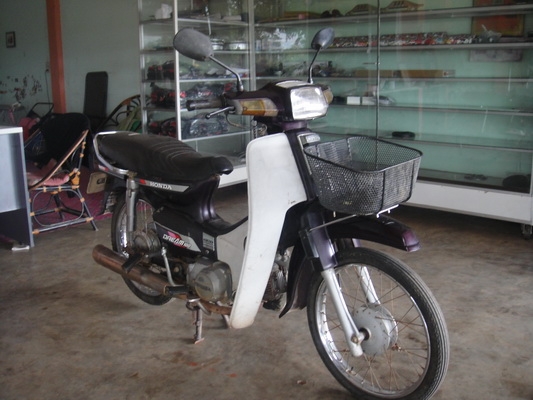 ขายฮอนด้าดรีม คุรุสภา สีขาว สภาพสวยพร้อมใช้งาน (ทะเบียนพร้อมชุดโอน ) ขายฮอนด้าดรีม คุรุสภา สีขาว สภาพสวยพร้อมใช้งาน (ทะเบียนพร้อมชุดโอน )