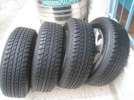 ขายล้อแม็ก All new Isuzu D-max ป้ายแดง 17"x7" et33 6รู139 + ยางปี 13 สนใจติดต่อเล็กคลองสามครับ (081-3747940)