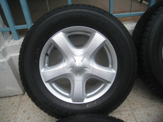 ขายล้อแม็ก All new Isuzu D-max ป้ายแดง 17"x7" et33 6รู139 + ยางปี 13 สนใจติดต่อเล็กคลองสามครับ (081-3747940)