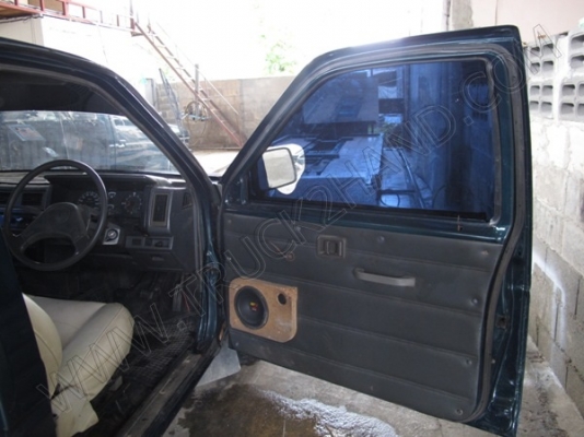 รถกระบะบรรทุกน้ำ ยี่ห้อ NISSAN