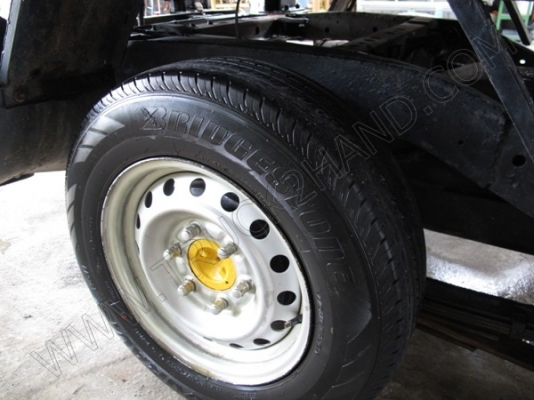 รถกระบะบรรทุกน้ำ ยี่ห้อ NISSAN