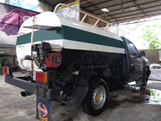 รถกระบะบรรทุกน้ำ ยี่ห้อ NISSAN