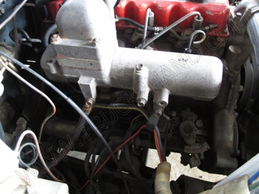 รถกระบะบรรทุกน้ำ ยี่ห้อ NISSAN