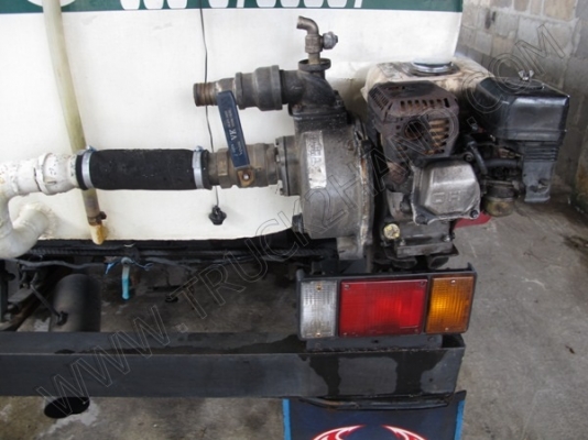 รถกระบะบรรทุกน้ำ ยี่ห้อ NISSAN