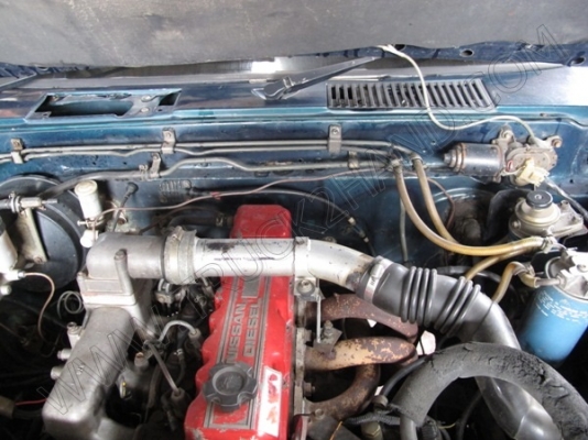 รถกระบะบรรทุกน้ำ ยี่ห้อ NISSAN