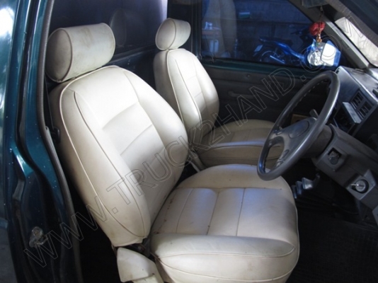 รถกระบะบรรทุกน้ำ ยี่ห้อ NISSAN