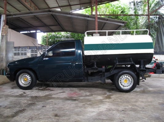 รถกระบะบรรทุกน้ำ ยี่ห้อ NISSAN