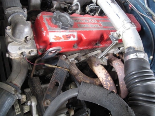 รถกระบะบรรทุกน้ำ ยี่ห้อ NISSAN