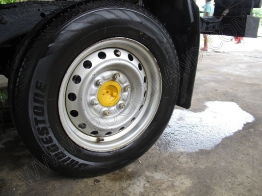 รถกระบะบรรทุกน้ำ ยี่ห้อ NISSAN