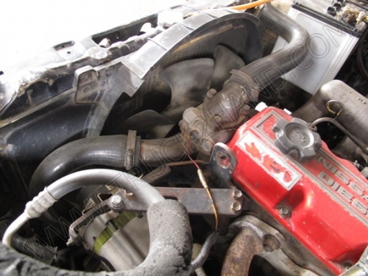 รถกระบะบรรทุกน้ำ ยี่ห้อ NISSAN