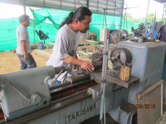 ขายเครื่องกลึง takisawa 8 ฟุต ราคาถูก พร้อมใช้งาน 0861615197