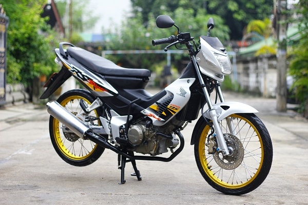 ขาย โซนิค 46  ล้อทอง เดิมๆ สวยๆ   ราคาถูก