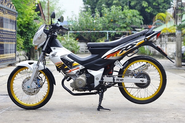 ขาย โซนิค 46  ล้อทอง เดิมๆ สวยๆ   ราคาถูก