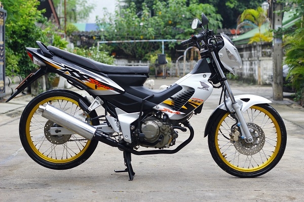 ขาย โซนิค 46  ล้อทอง เดิมๆ สวยๆ   ราคาถูก