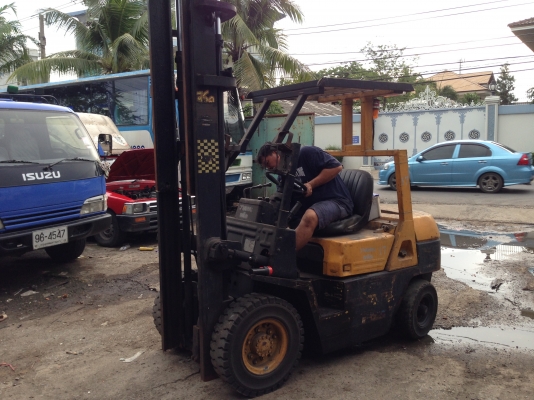 ขายรถโฟคลิฟ Tcm เครื่องดีเซล เกียร์ธรรมดา 2.5 ตัน