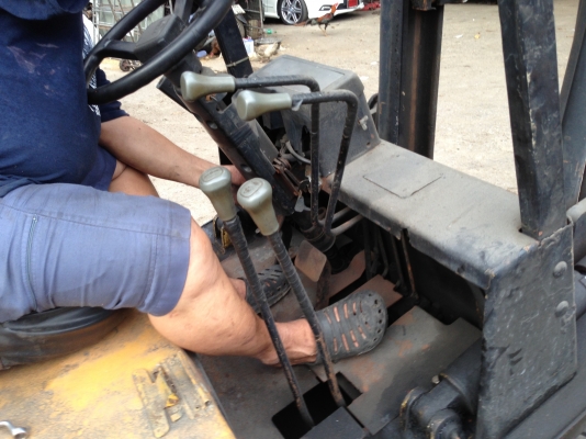 ขายรถโฟคลิฟ Tcm เครื่องดีเซล เกียร์ธรรมดา 2.5 ตัน