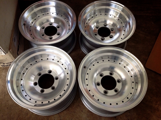 ขายแม็กตัน 6รู1397 ขอบ15กว้าง85 ออฟ-17 สภาพสวย ไม่มีปัญหาใด ๆ