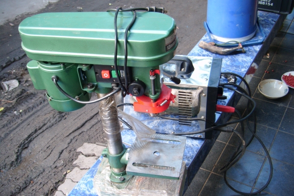 ขาย2ชิ้น ตู้เชื่อมไฟฟ้า 200 พร้อมสว่านแท่นชื้อมาไม่ถึงเดือนสภาพเหมือนใหม่