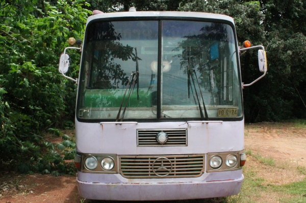 ขาย รถบัสBENZ เครื่อง HINO ยาว 12 เมตร ติดต่อ 0810556061 (ลุงดา)