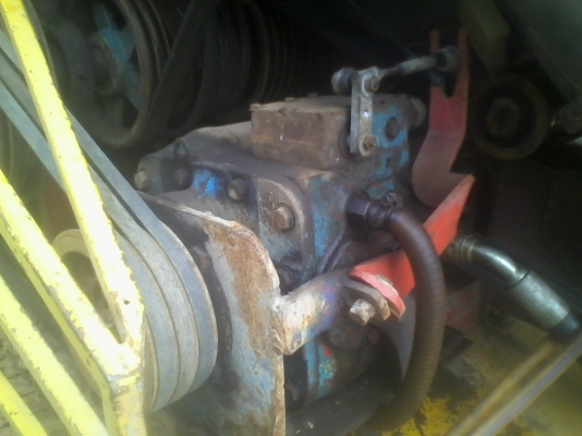 ขายด่วน ! อะไหร่รถเกี่ยวข้าว เครื่อง ปั้ม ตัวเดิน โซ่ ใบแทร๊ก ลอเลอร์ และอื่นๆอีกหลายอย่าง