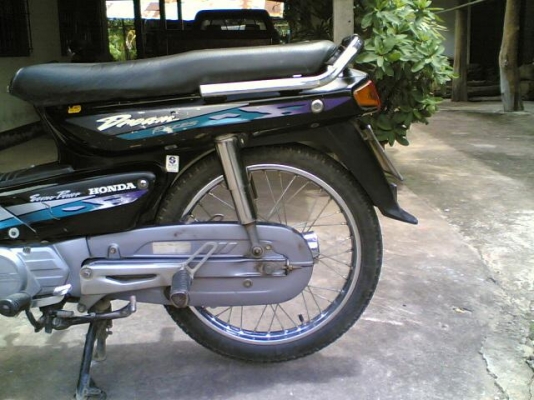 ขายดรีมทู(ดำ)กกข77 ทะเบียนเต้มพร้อมโอนเครื่องดีไม่หลวมบังลมแตกด้านขวารถพร้อมใช้ ขาย 9500 บาท