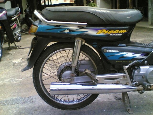 ขายดรีมทู(เขียว)กคพ90 ทะเบียนพร้อมโอนภาษีขาดปี 55 เครื่องดีไม่หลวมบังลมด้านขวาแตกรถพร้อมใช้ ขาย 8900