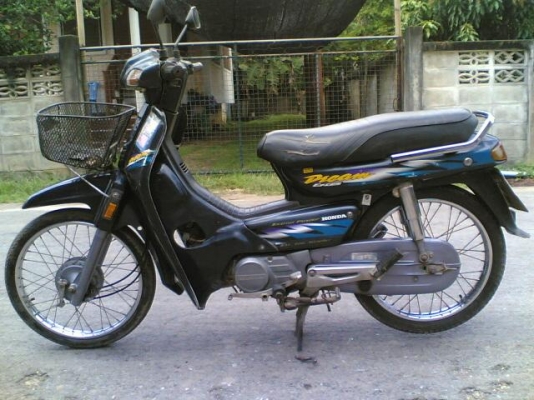 ขายดรีมทู(เขียว)กคพ90 ทะเบียนพร้อมโอนภาษีขาดปี 55 เครื่องดีไม่หลวมบังลมด้านขวาแตกรถพร้อมใช้ ขาย 8900