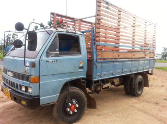 ขายอีซูซุ 6 ล้อ 115 เครื่อง4BD1  สภาพสวยพร้อมใช้ เฟือง f เกียร์สั้น สนใจโทรมาคุยคับ