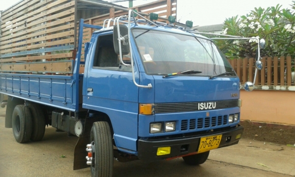 ขายอีซูซุ 6 ล้อ 115 เครื่อง4BD1  สภาพสวยพร้อมใช้ เฟือง f เกียร์สั้น สนใจโทรมาคุยคับ