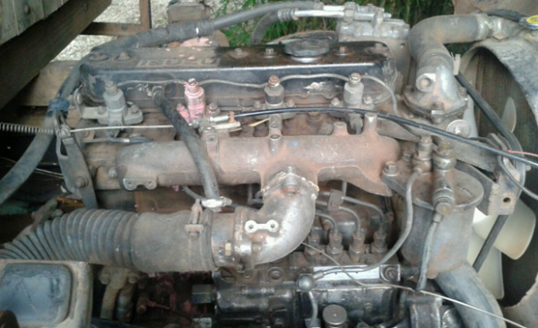 ขายอีซูซุ 6 ล้อ 115 เครื่อง4BD1  สภาพสวยพร้อมใช้ เฟือง f เกียร์สั้น สนใจโทรมาคุยคับ