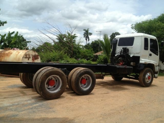 ขายหัวแชสซี Isuzu 270 จดทะเบียนปี 2545 เครื่องเกียร์เดิม