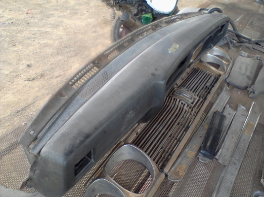 แยกอะไหล่ Datsun cedric 260c เล่มทะเบียนก็มีครับ แยกอะไหล่ Datsun cedric 260c เล่มทะเบียนก็มีครับ