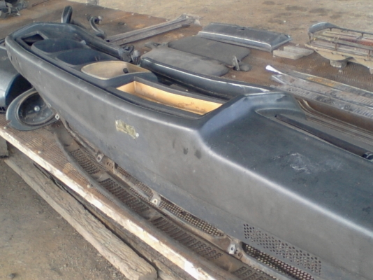 แยกอะไหล่ Datsun cedric 260c เล่มทะเบียนก็มีครับ แยกอะไหล่ Datsun cedric 260c เล่มทะเบียนก็มีครับ