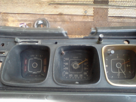 แยกอะไหล่ Datsun cedric 260c เล่มทะเบียนก็มีครับ แยกอะไหล่ Datsun cedric 260c เล่มทะเบียนก็มีครับ