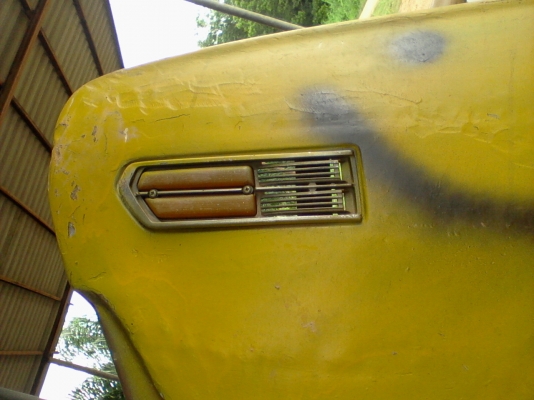 แยกอะไหล่ Datsun cedric 260c เล่มทะเบียนก็มีครับ แยกอะไหล่ Datsun cedric 260c เล่มทะเบียนก็มีครับ