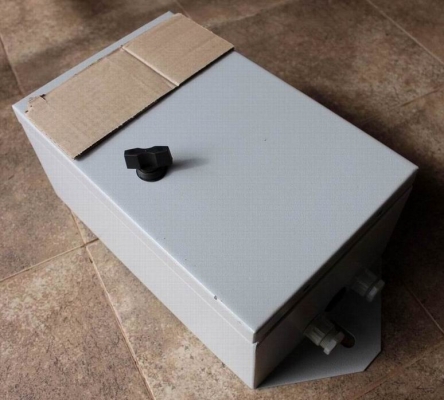 ตู้ลดแรงดันไฟฟ้า 100V A 220/12V.AC 50 Hz