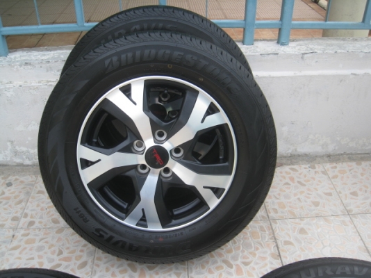 ขายล้อแม็ก Vigo TRD ป้ายแดง 16"x6.5" et40 5รู114.3 + ยาง ปี13 สนใจติดต่อเล็กคลองสามครับ (081-3747940)