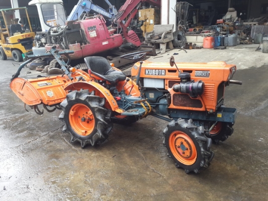 ขายรถไถนา 4WD KUBOTA รุ่น B6001 มือสองญี่ปุ่น