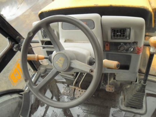 รถตักหน้าขุดหลัง นำเข้า สภาพกิ๊ก JBC214 790,000 บาท