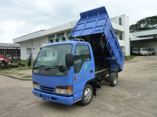 ISUZU NKR การ์ตูน  135 HP 4 สูบป้ายเล็กไม่ติดเวลากระบะดั้มพ์ 3 เมตร ชัย 081-6278983