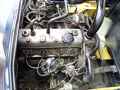 ขายรถยกโคมัสสึ 1.5 ตัน รุ่น15 เครื่องเบนซิน กระบอกคู่  เสาสูง 3 เมตร  ยางตันใหม่ พวงมาลัยเพาเว่อร์  สีเดิมจากนอก นำเข้าจากญี่ปุ่น ใช้งานได้ทันที