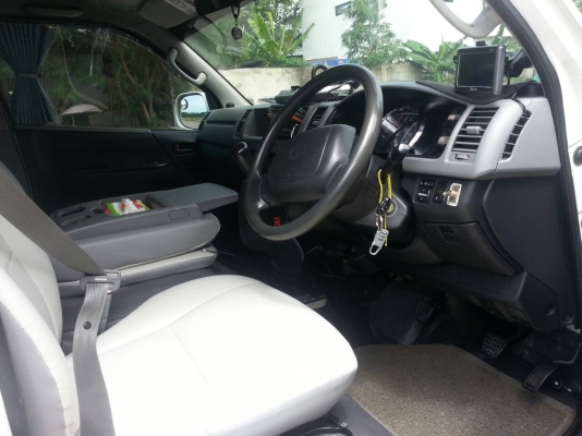 ขายด่วน รถตู้หลังคาสูง COMUTER