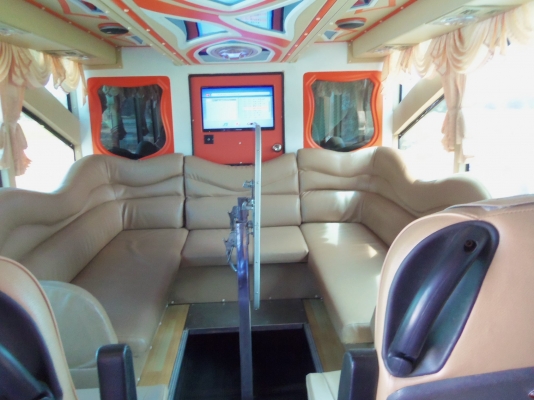 ต้องการขายรถบัส8ล้อMitsubishiแท้ทั้งชุด รถจดประกอบใหม่หมดทั้งคัน