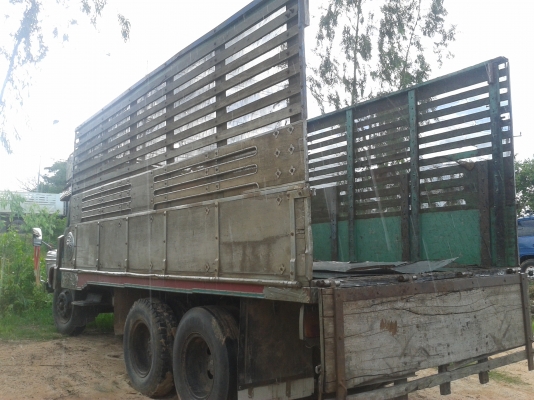 ขาย10ล้อ1เพลาหัวยาว 165 แรง พ.เพาเวอร์