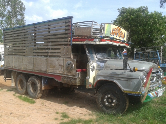 ขาย10ล้อ1เพลาหัวยาว 165 แรง พ.เพาเวอร์