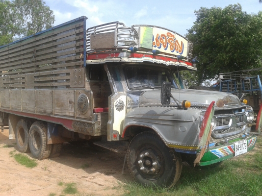 ขาย10ล้อ1เพลาหัวยาว 165 แรง พ.เพาเวอร์