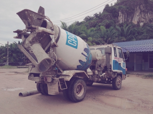 ลูกค้ามัดจำแล้วครับ  ขอบคุณครับ ซื้อ 1 แถม 1 รถโม่ 7 คิว แถม 2.5 คิว 850000 บาท